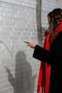 Как выровнять стены в панельном доме