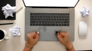 Почему не работает клавиатура на ноутбуке
