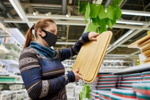 Как выровнять бетонный пол в хранилище овощей под стеллажи с уклоном